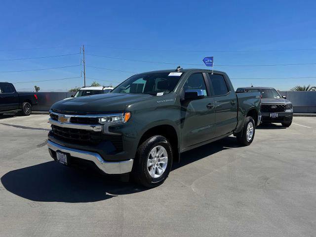 Used 2025 Chevrolet Silverado 1500 LT image 2