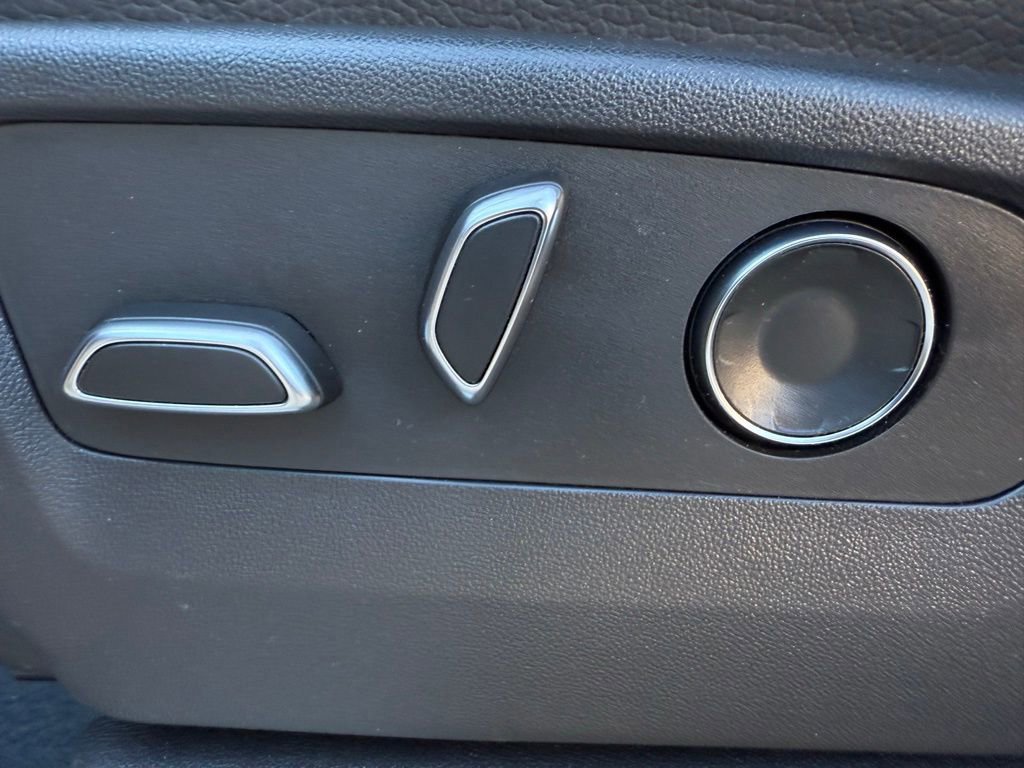 Used 2024 GMC Sierra 3500 Denali w/ Denali Reserve Package image 14