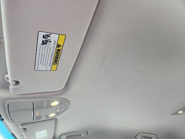 Used 2025 Genesis G70 2.5T image 25