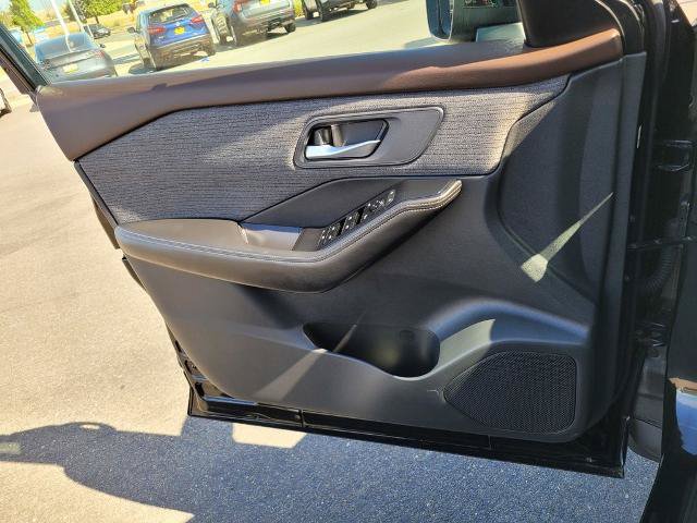 Used 2022 Nissan Rogue SV FWD image 27