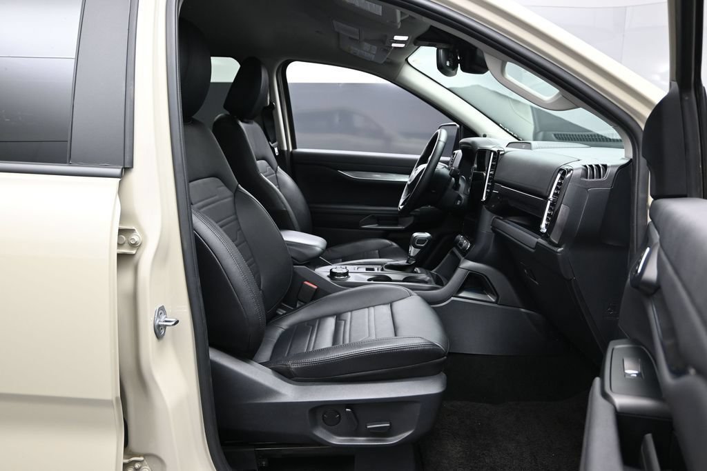 Certified 2025 Ford Ranger Lariat w/ FX4 Off-Road Package AWD/4WD image 18