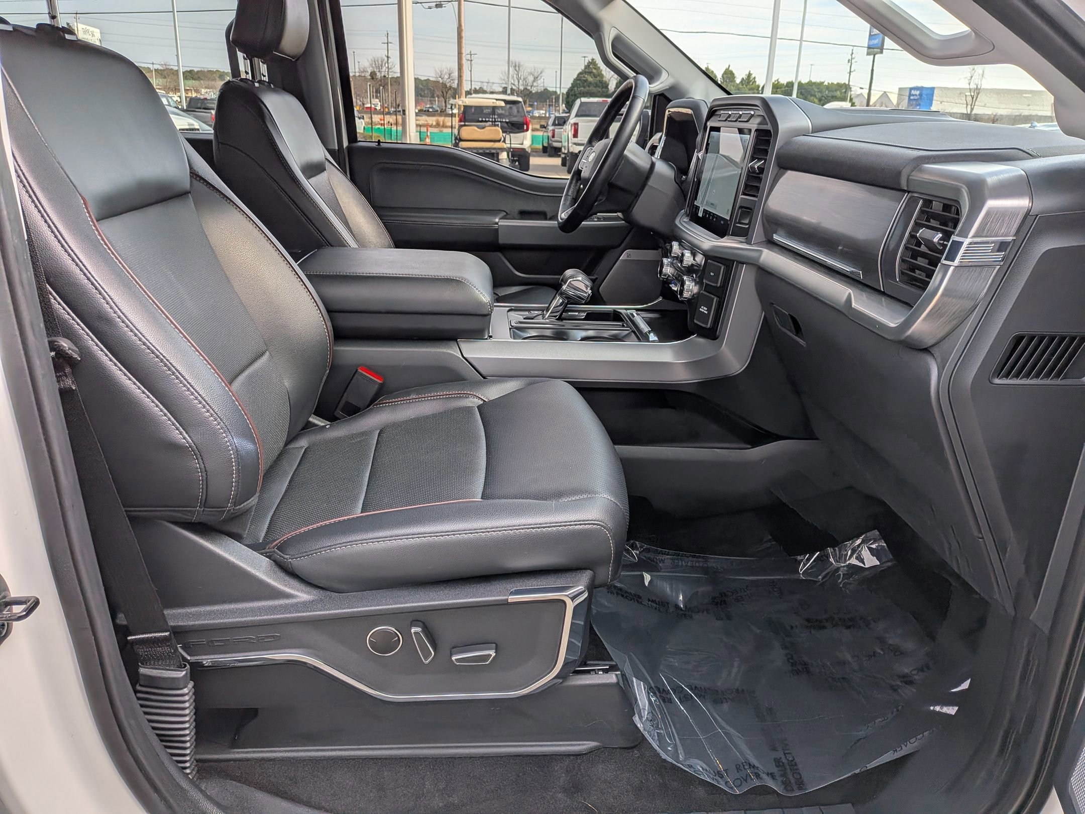 Certified 2023 Ford F150 Lariat w/ Equipment Group 502A High image 39