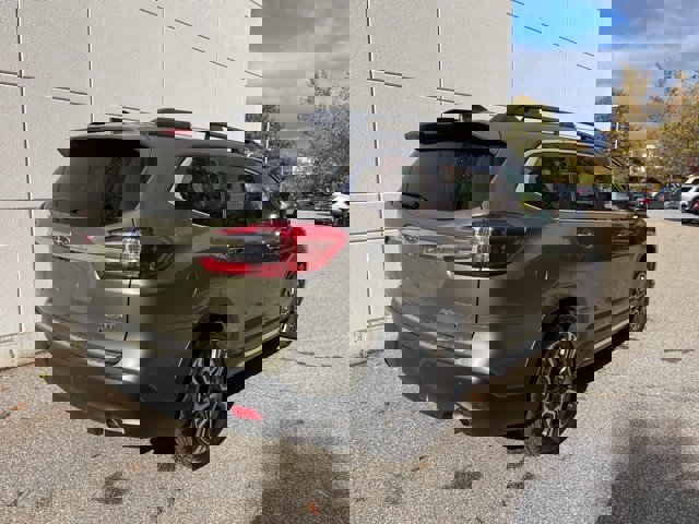 Used 2023 Subaru Ascent Touring image 3