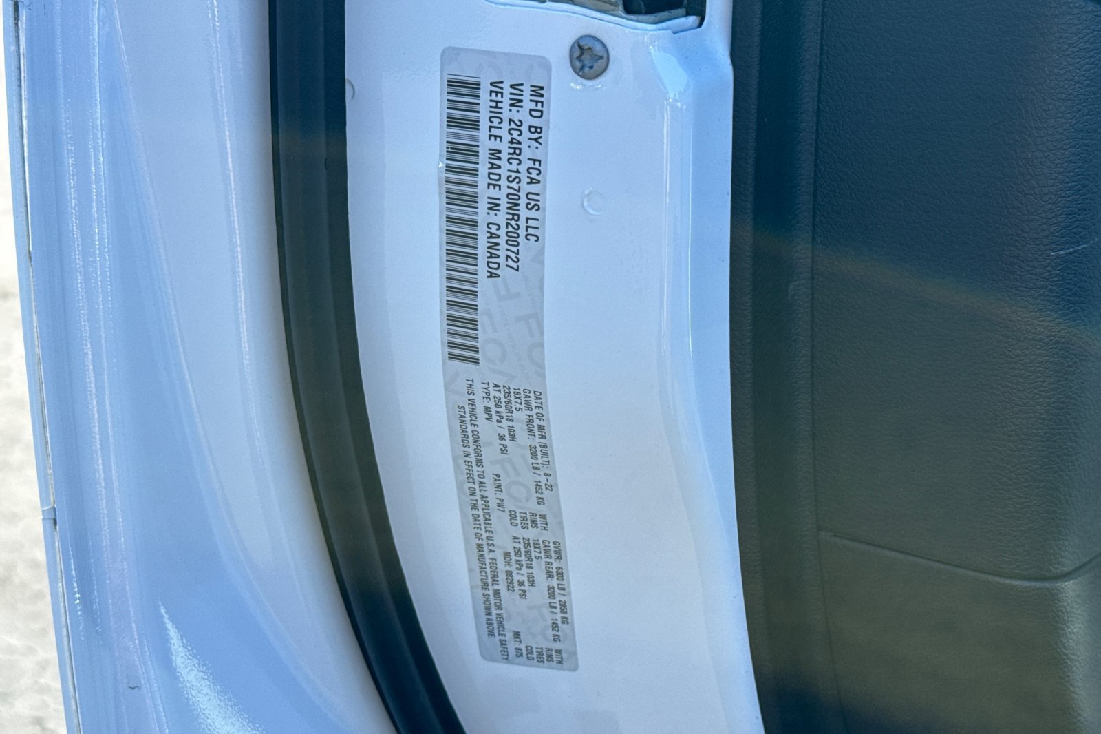 Used 2022 Chrysler Pacifica Limited w/ Uconnect Theater Family Group FWD image 40