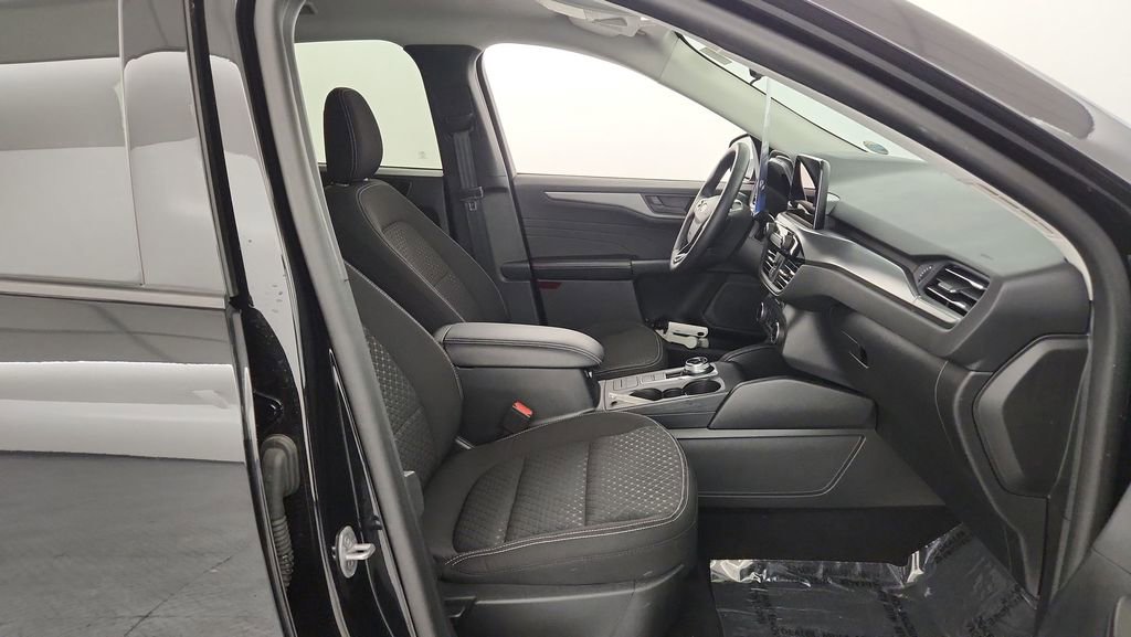 Certified 2023 Ford Escape Active AWD/4WD image 29