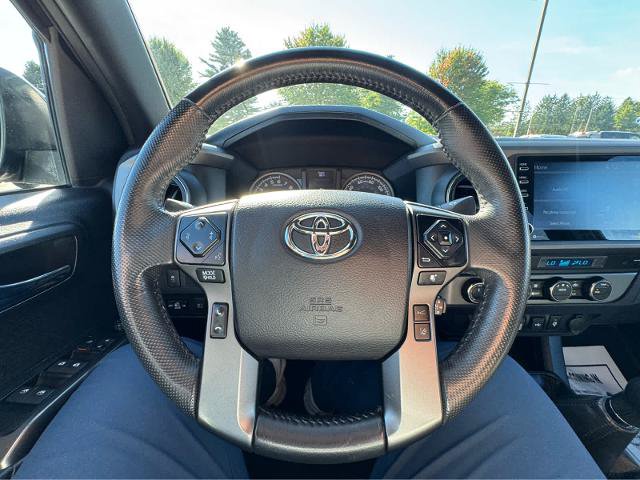 Used 2021 Toyota Tacoma TRD Sport AWD/4WD image 17