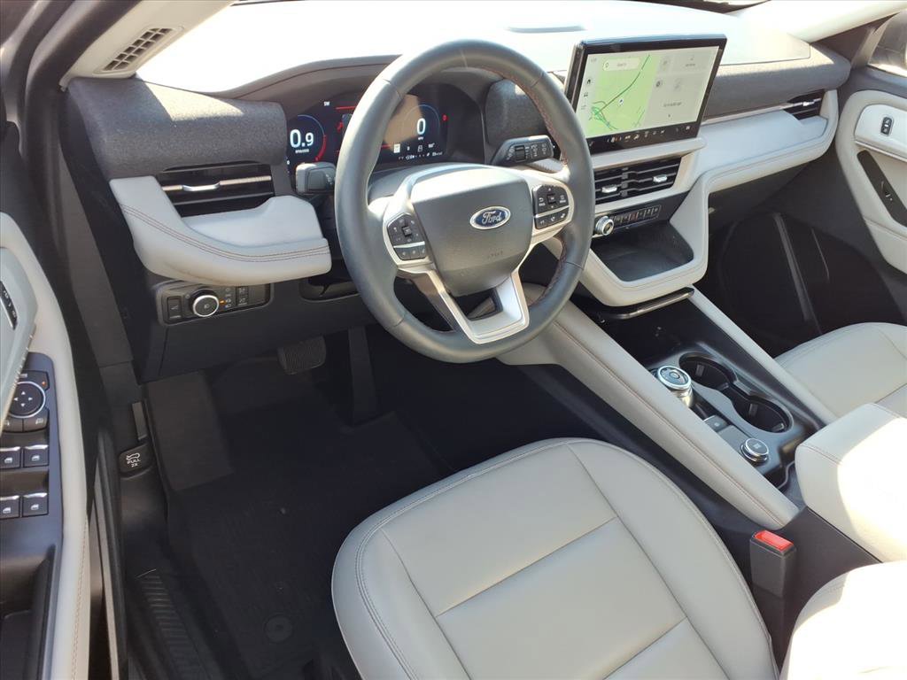 Certified 2025 Ford Explorer Active w/ Active Comfort Package AWD/4WD image 10