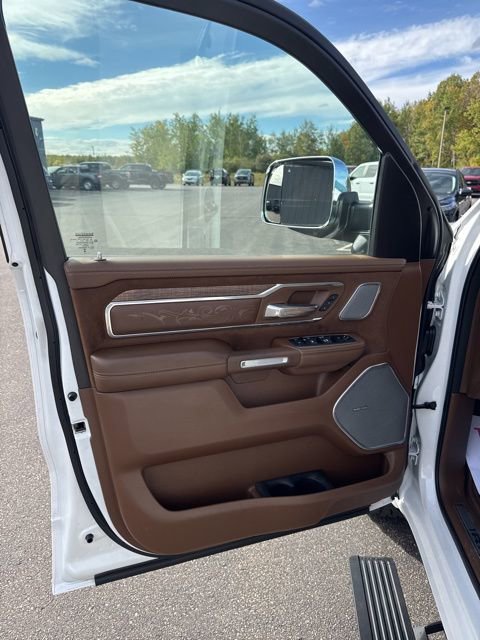 Used 2023 RAM 1500 Limited image 17