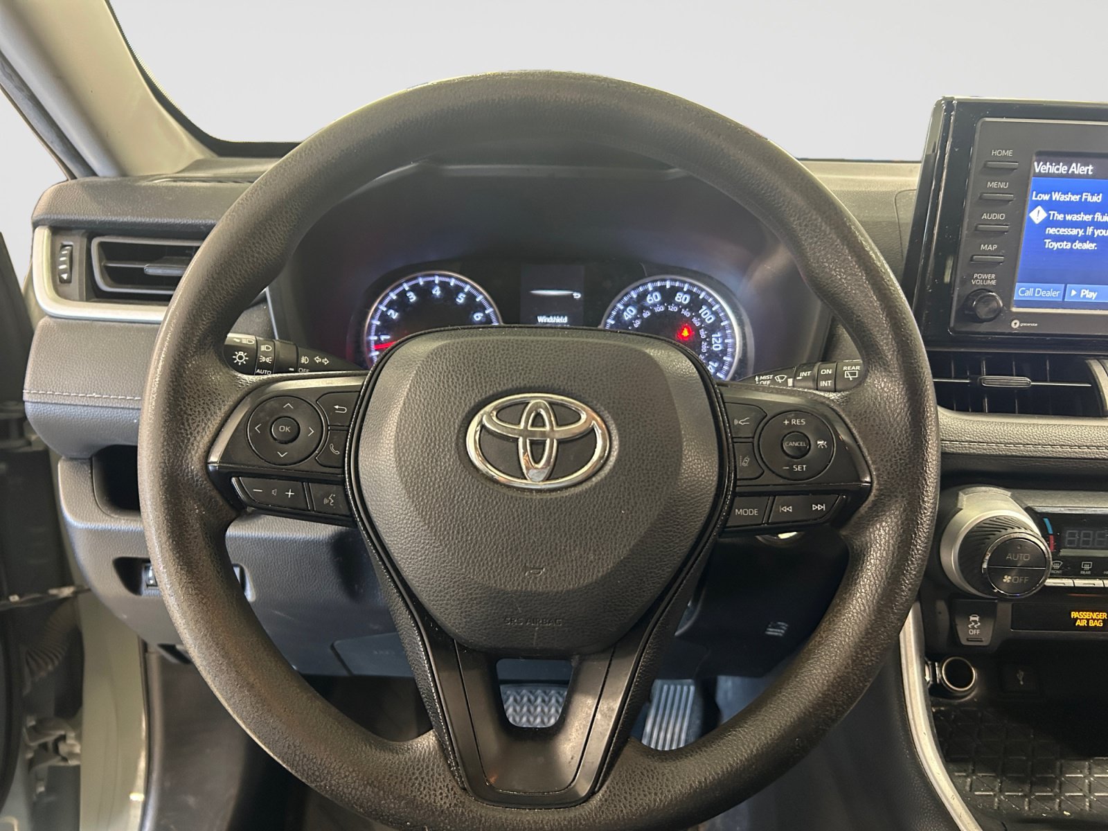 Used 2021 Toyota RAV4 XLE FWD image 13
