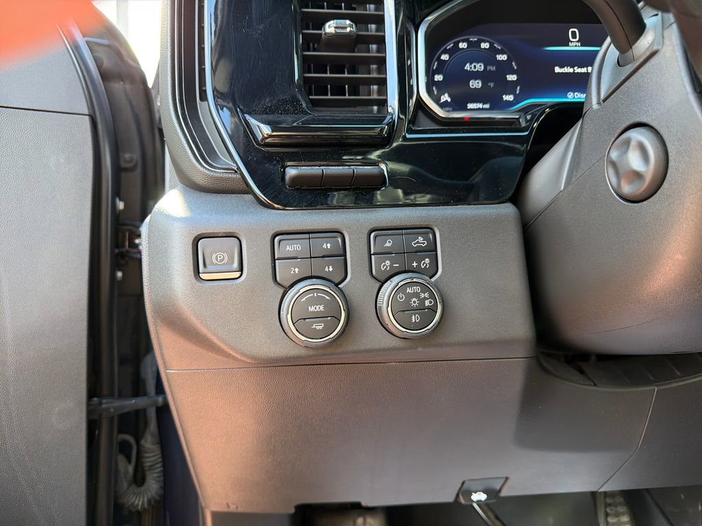 Used 2022 Chevrolet Silverado 1500 ZR2 w/ Technology Package image 13