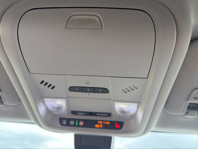 Used 2021 Chevrolet Equinox LT FWD image 31
