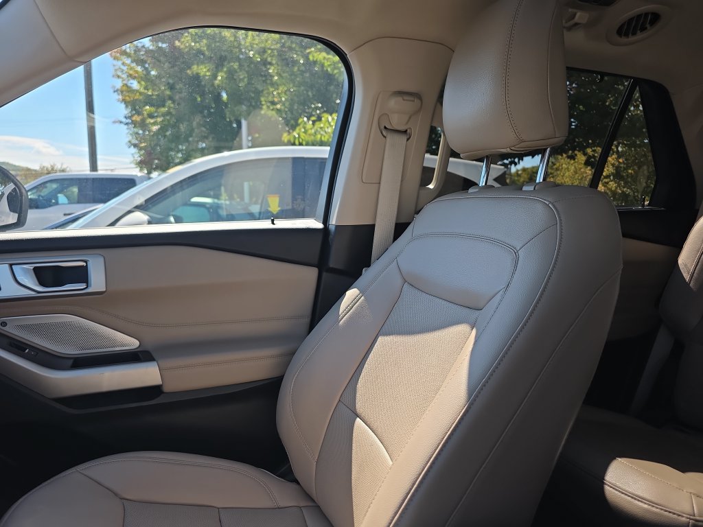 Certified 2023 Ford Explorer Limited w/ Limited Technology Package AWD/4WD image 40