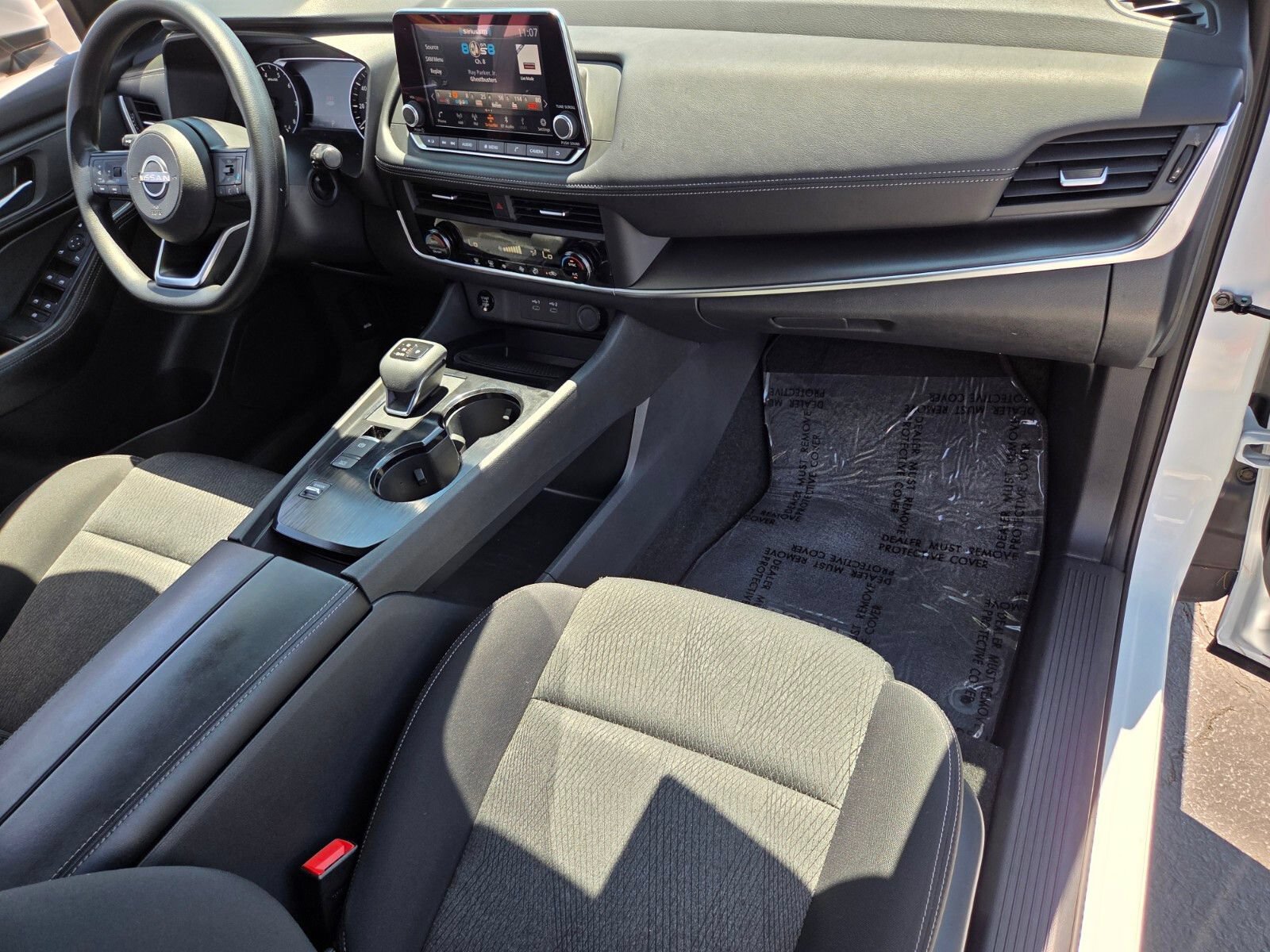Used 2024 Nissan Rogue SV FWD image 16