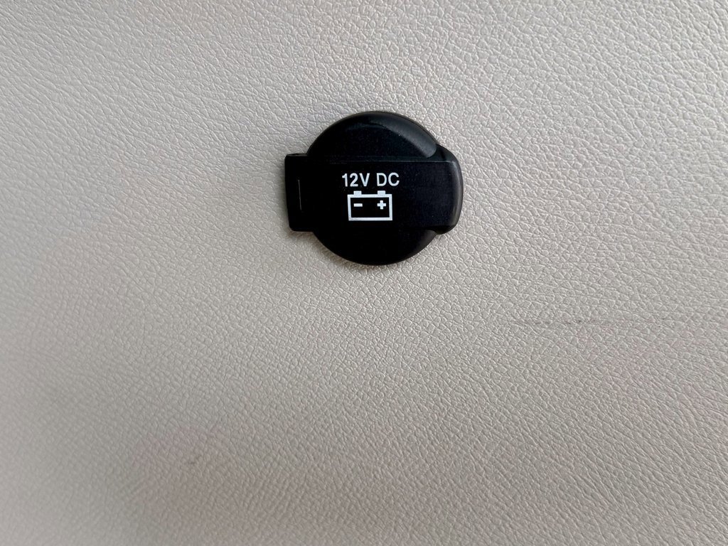 Used 2024 Chrysler Pacifica Select image 15