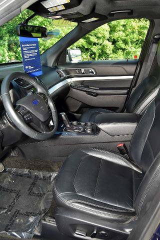 Certified 2017 Ford Explorer XLT w/ Equipment Group 202A AWD/4WD image 12