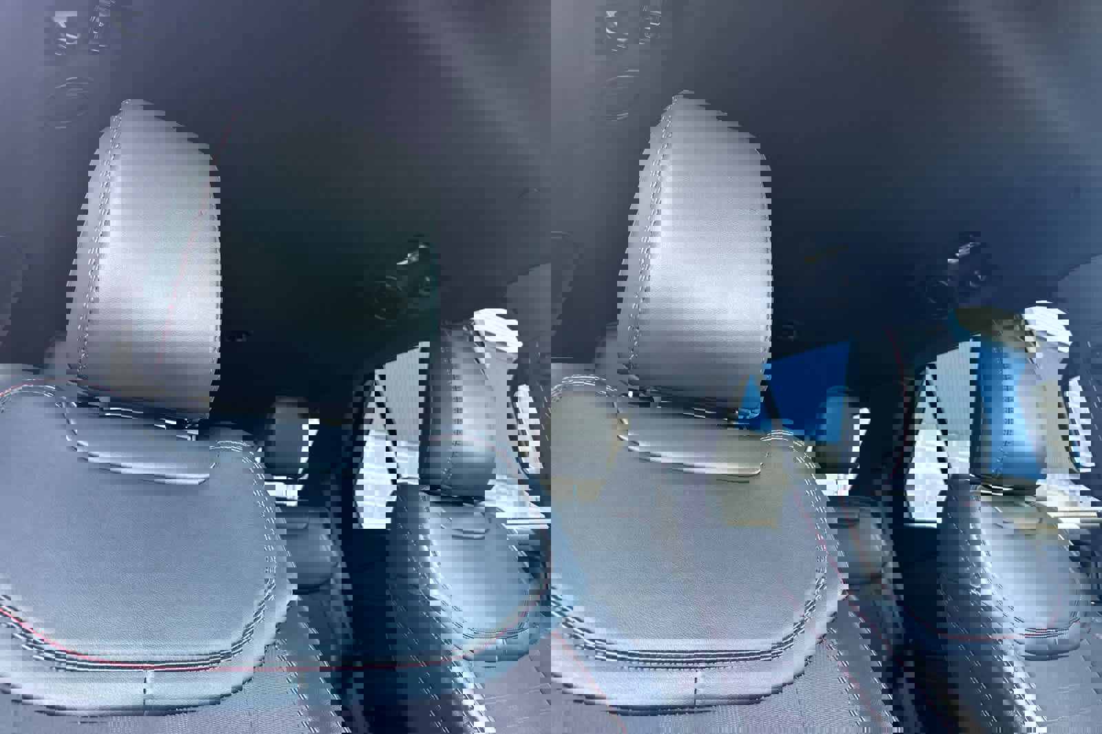 Certified 2025 Ford Explorer ST-Line image 18