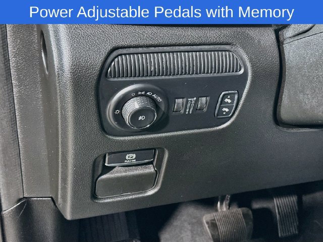 Used 2024 Jeep Wagoneer L Series II w/ Flexible Seating Group AWD/4WD image 23