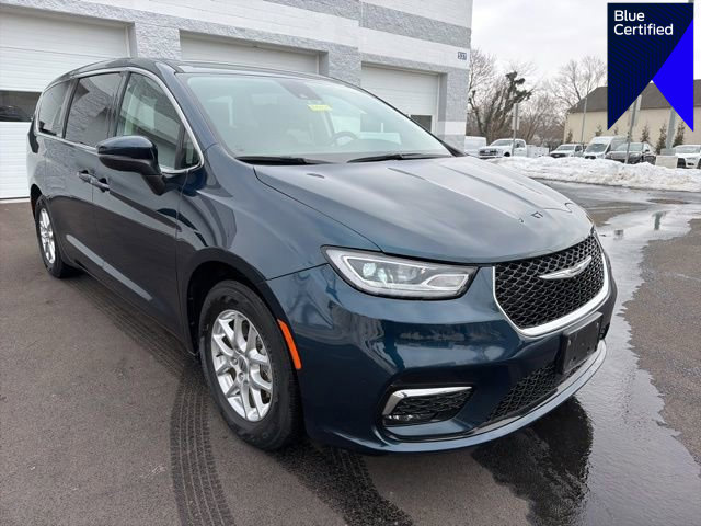 Used 2023 Chrysler Pacifica Touring-L image 1