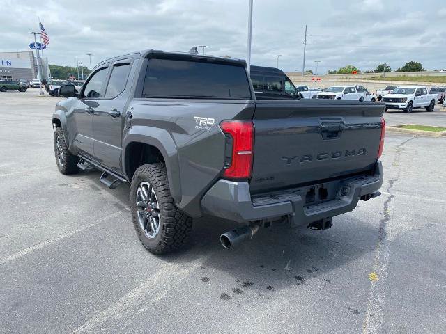 Used 2025 Toyota Tacoma TRD Sport AWD/4WD image 5