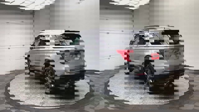 Certified 2023 Ford Explorer XLT w/ Equipment Group 202A image 4