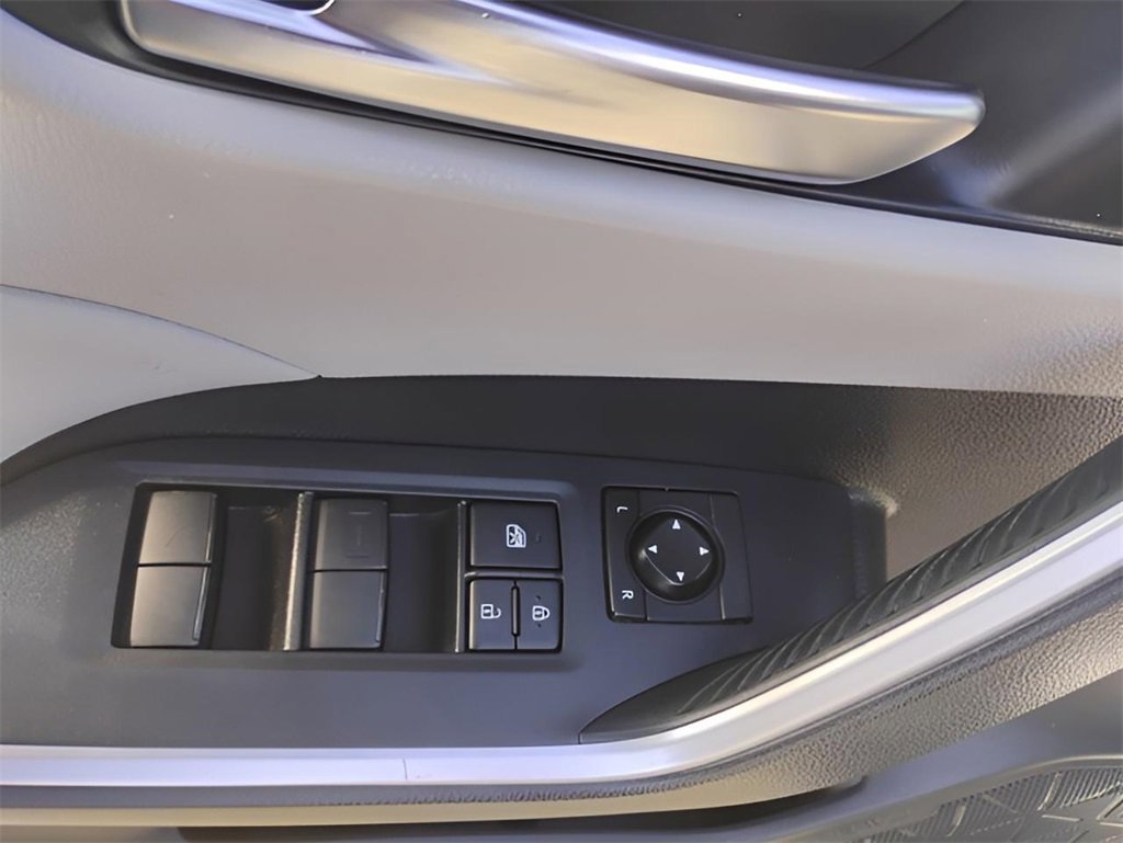 Used 2019 Toyota RAV4 XLE image 21