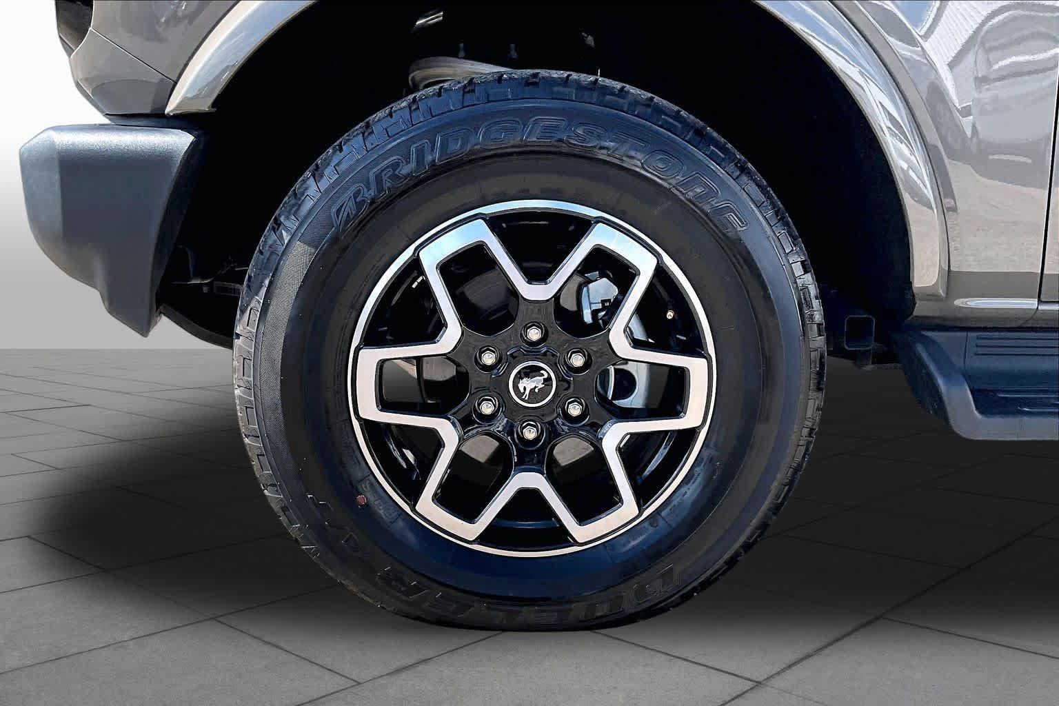 Certified 2025 Ford Bronco Outer Banks AWD/4WD image 13