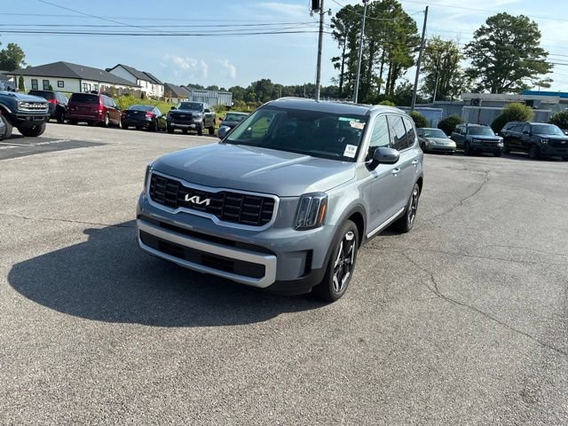 Used 2025 Kia Telluride S FWD image 8