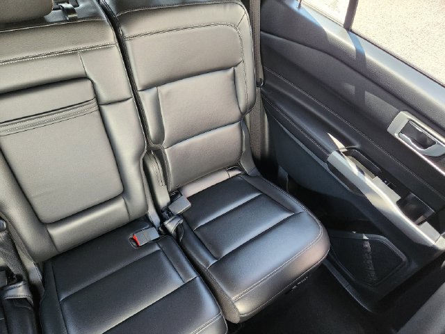 Certified 2023 Ford Explorer XLT w/ Equipment Group 202A AWD/4WD image 18