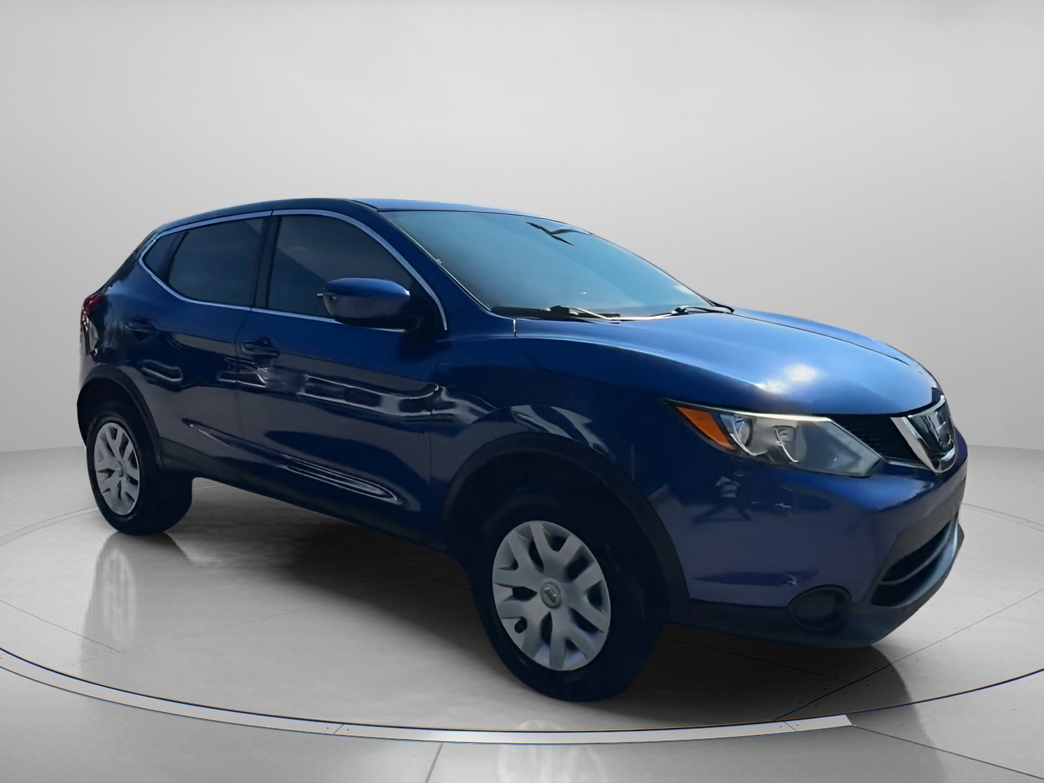 Used 2019 Nissan Rogue Sport S image 2
