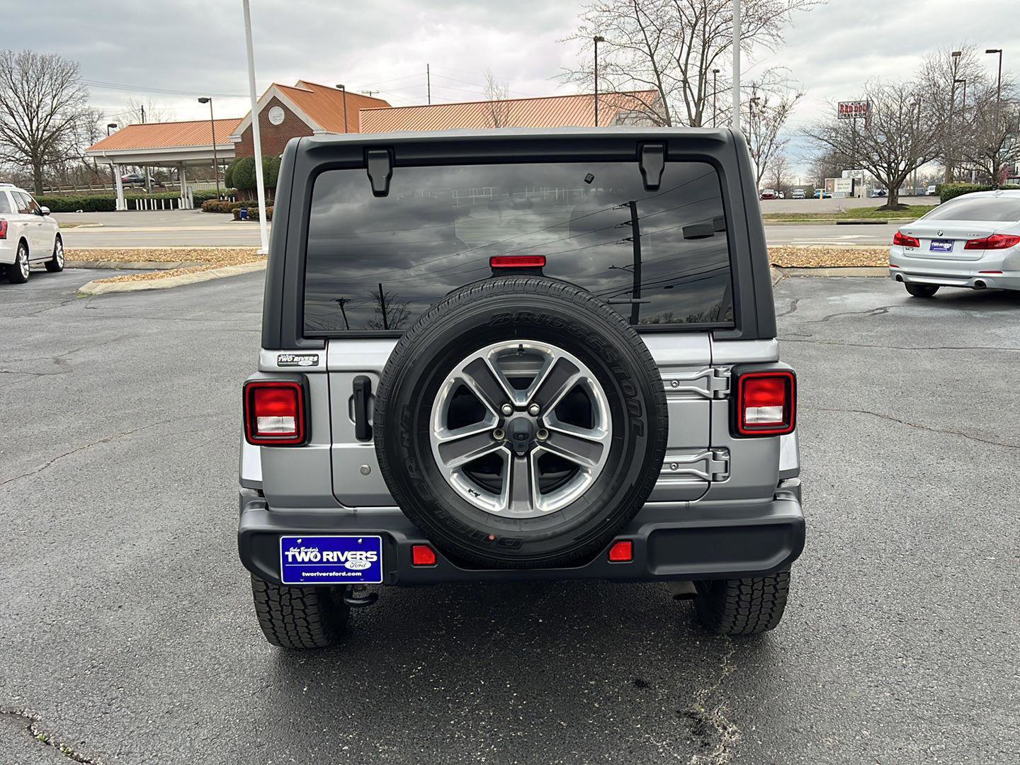 Used 2019 Jeep Wrangler Unlimited Sahara image 6