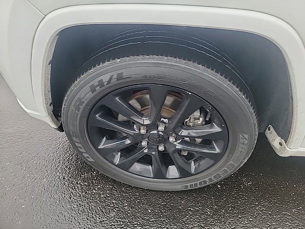 Used 2021 Jeep Grand Cherokee Laredo X image 15