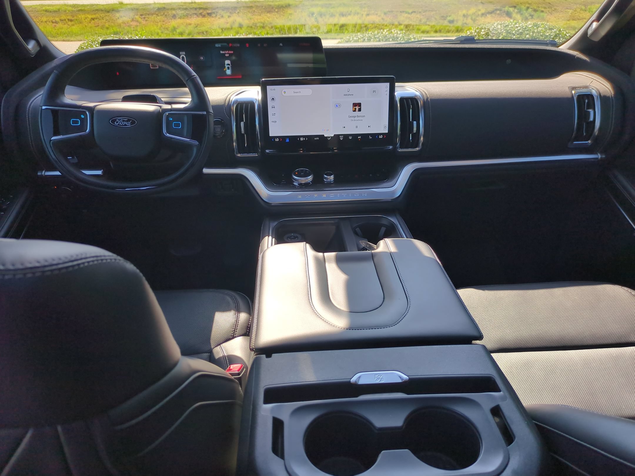 Certified 2025 Ford Expedition Platinum w/ Stealth Appearance Package AWD/4WD image 28