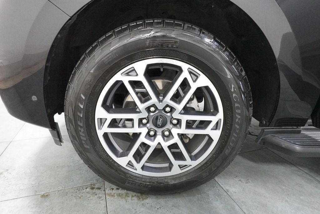 Certified 2025 Ford Expedition Active AWD/4WD image 38