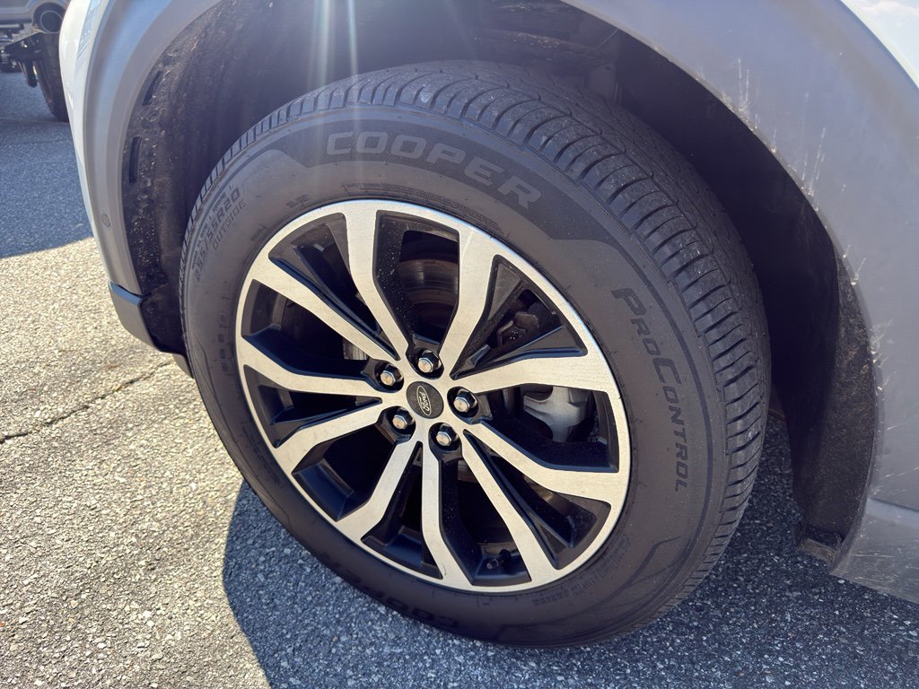 Certified 2020 Ford Explorer ST w/ Premium Technology Package image 4