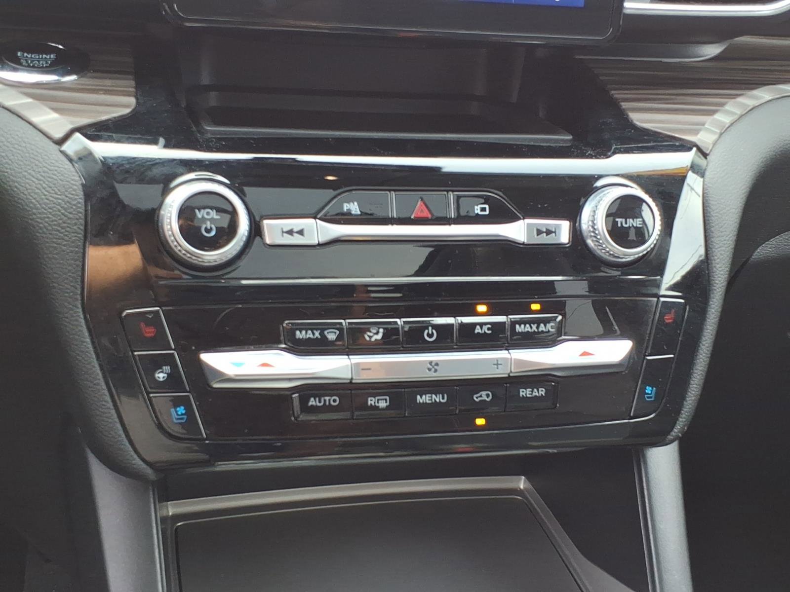 Certified 2023 Ford Explorer Limited AWD/4WD image 21