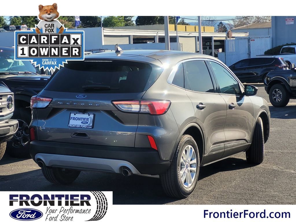 Certified 2022 Ford Escape SE image 2