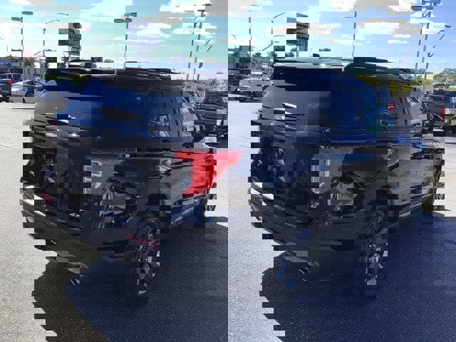 Certified 2022 Ford Explorer XLT w/ Equipment Group 202A image 5