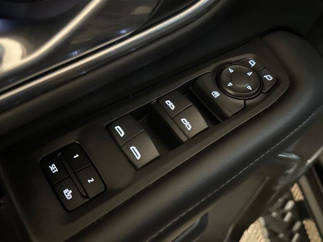 Used 2022 Chevrolet Suburban Z71 AWD/4WD image 17