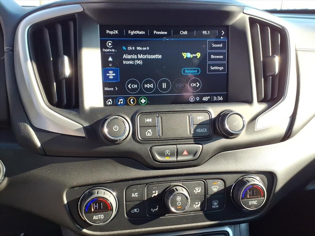 Used 2022 GMC Terrain SLT image 23