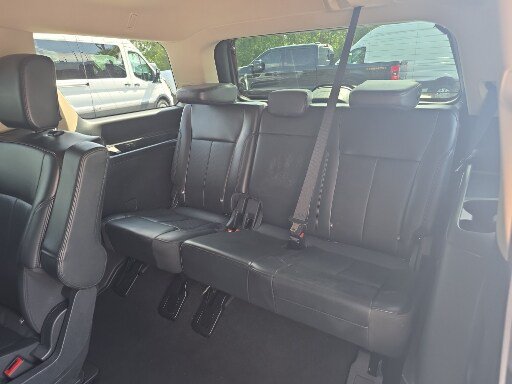 Certified 2024 Ford Expedition XLT RWD image 17