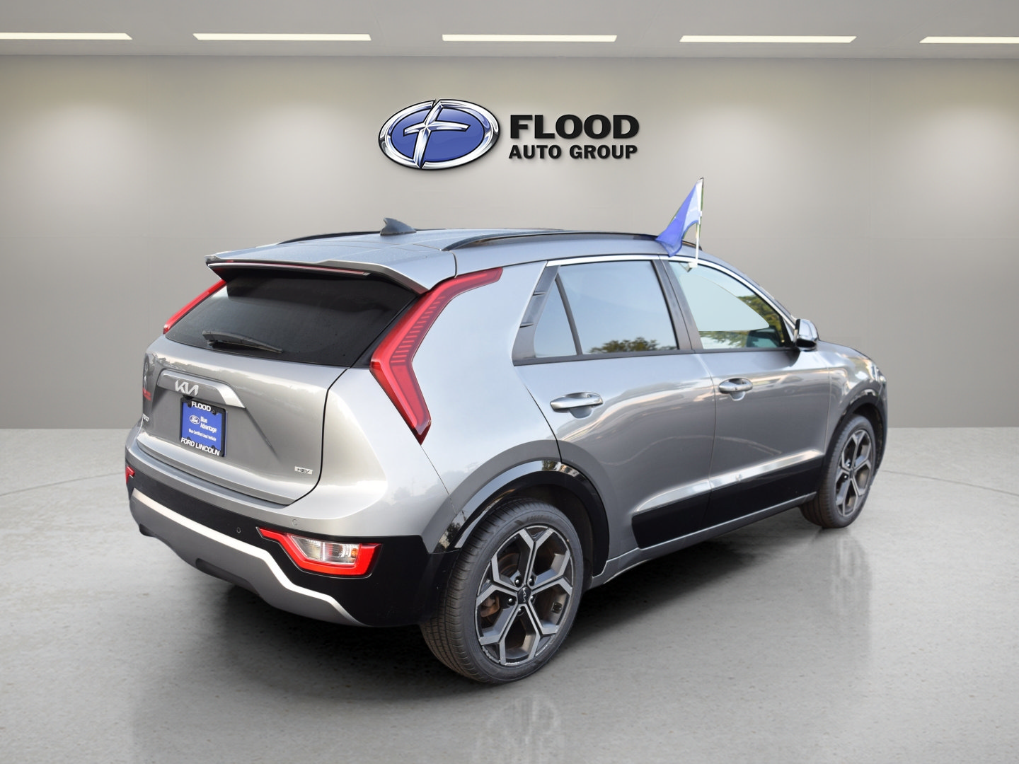 Used 2023 Kia Niro EX Touring FWD image 4