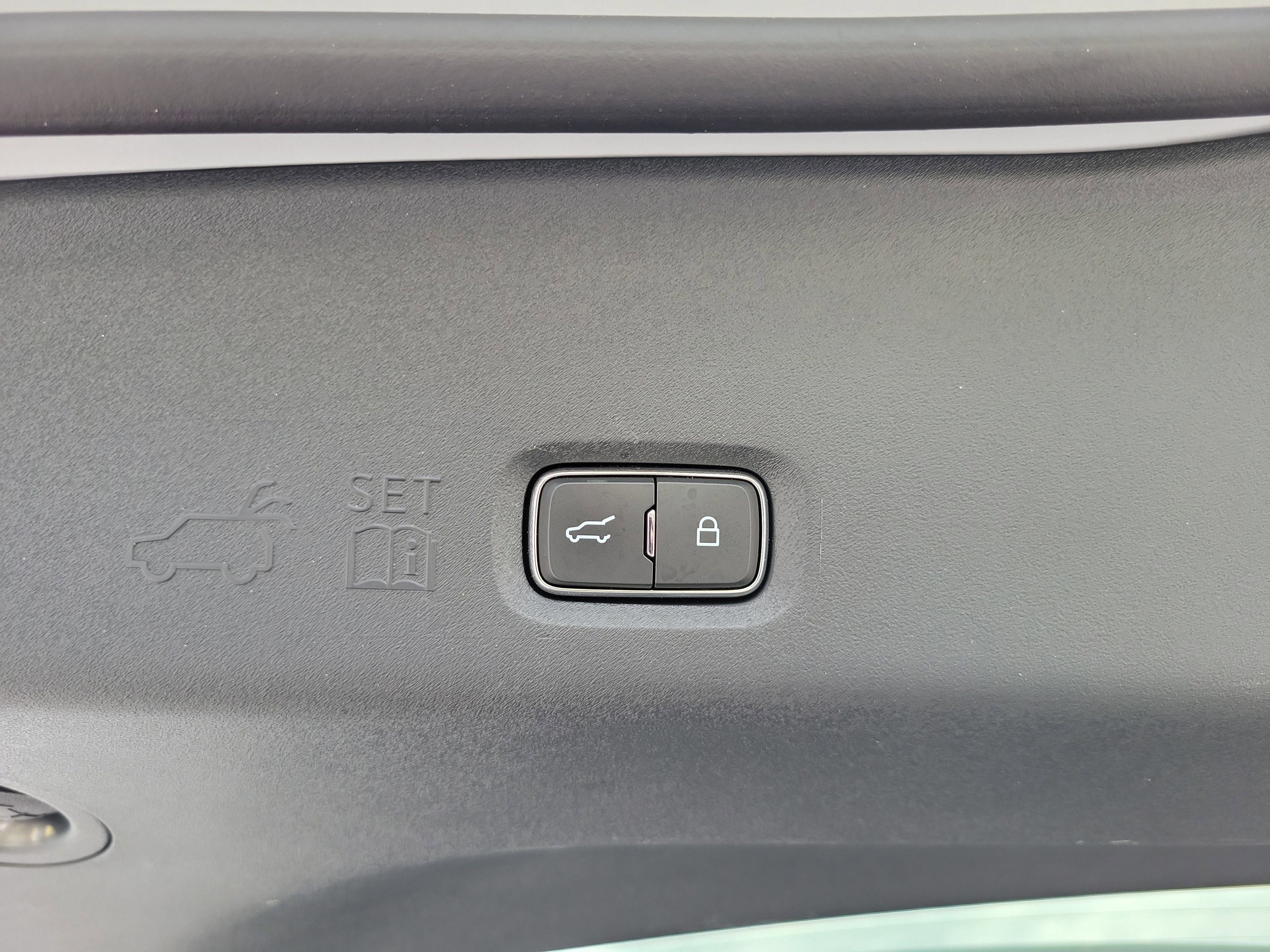 Certified 2025 Ford Expedition Platinum AWD/4WD image 19