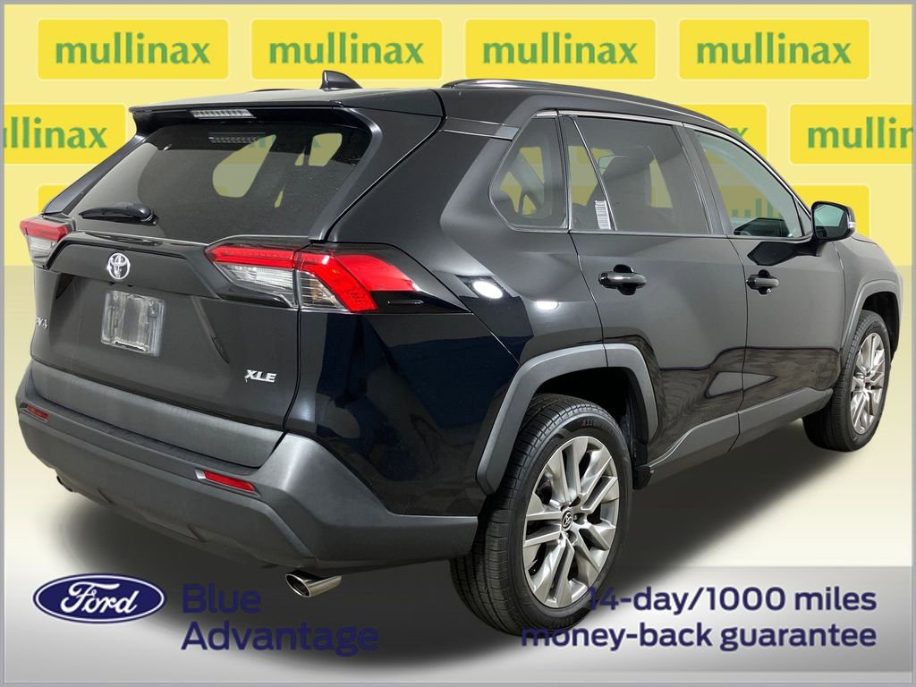 Used 2021 Toyota RAV4 XLE Premium image 4