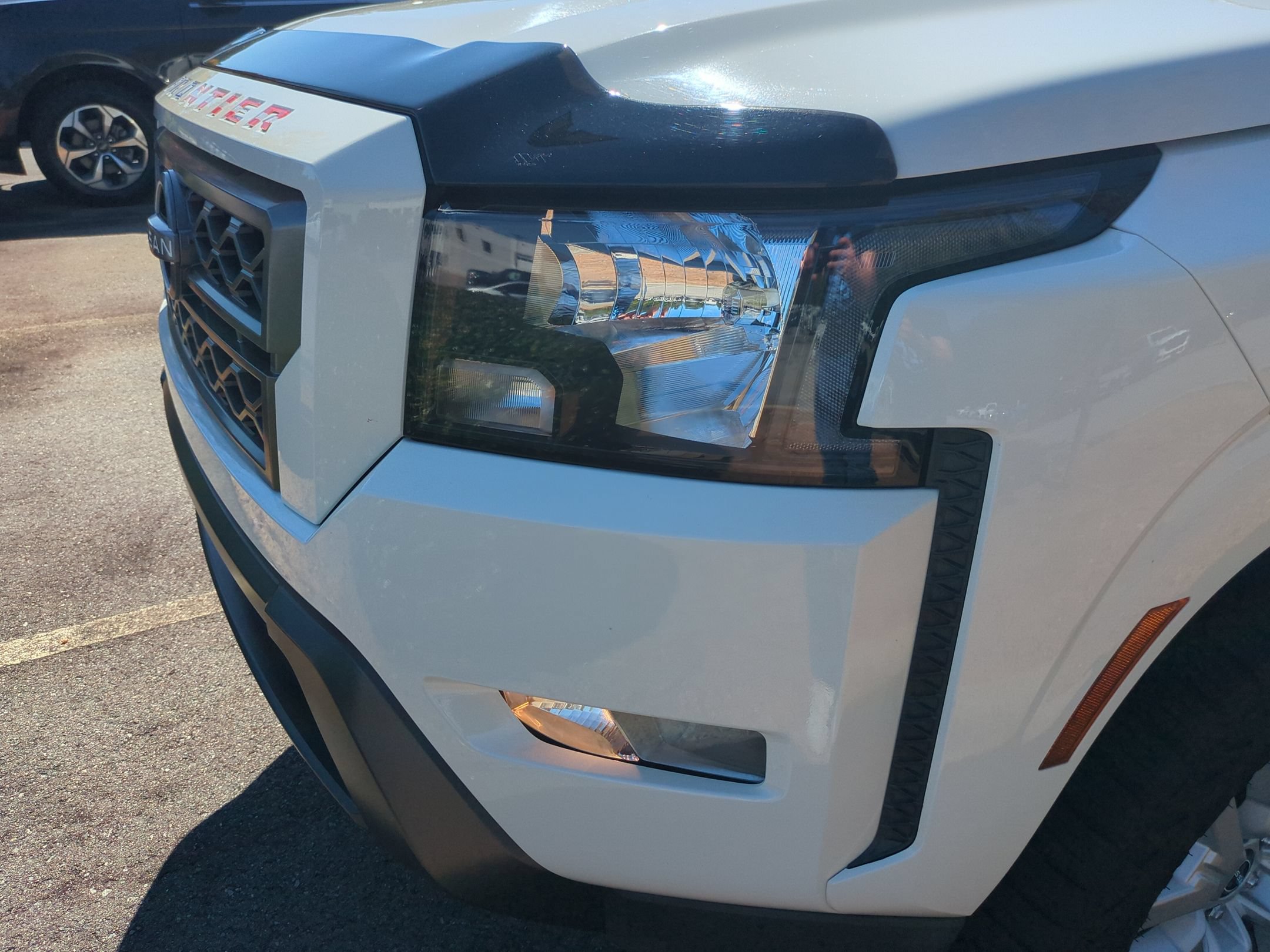 Used 2022 Nissan Frontier SV AWD/4WD image 8