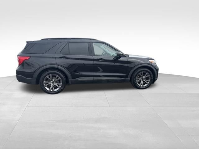Certified 2021 Ford Explorer XLT w/ Equipment Group 202A image 5