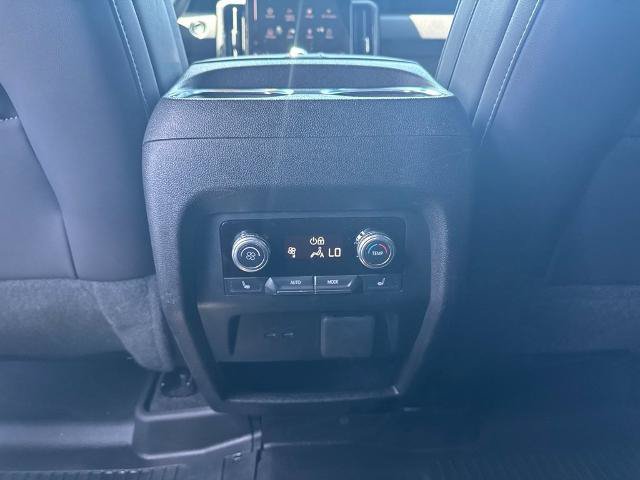 Used 2024 GMC Acadia AT4 w/ Luxury Package AWD/4WD image 17