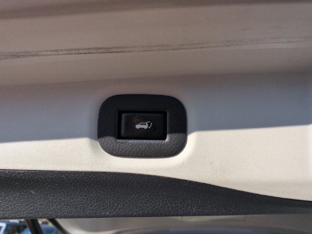 Used 2018 Nissan Rogue SV AWD/4WD image 22