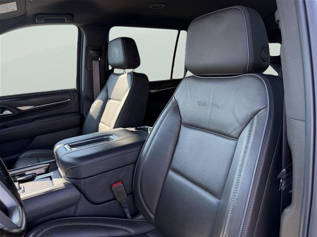 Used 2024 GMC Yukon XL Denali AWD/4WD image 12
