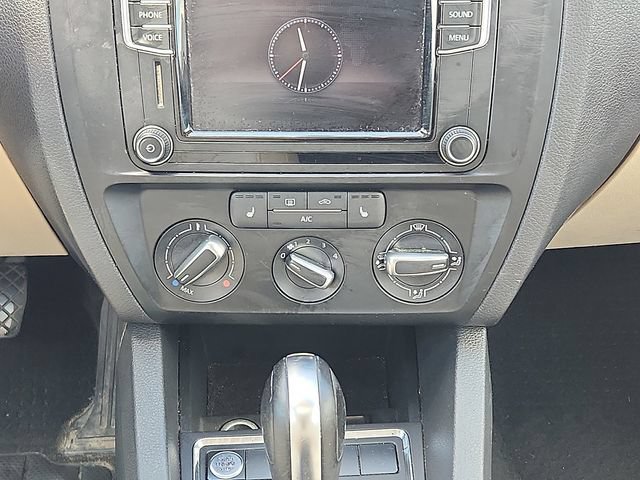 Used 2017 Volkswagen Jetta SE FWD image 17