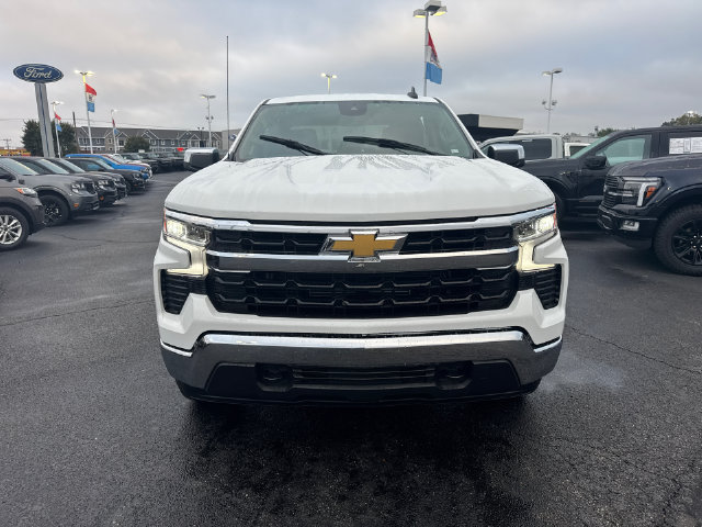 Used 2025 Chevrolet Silverado 1500 LT AWD/4WD image 2